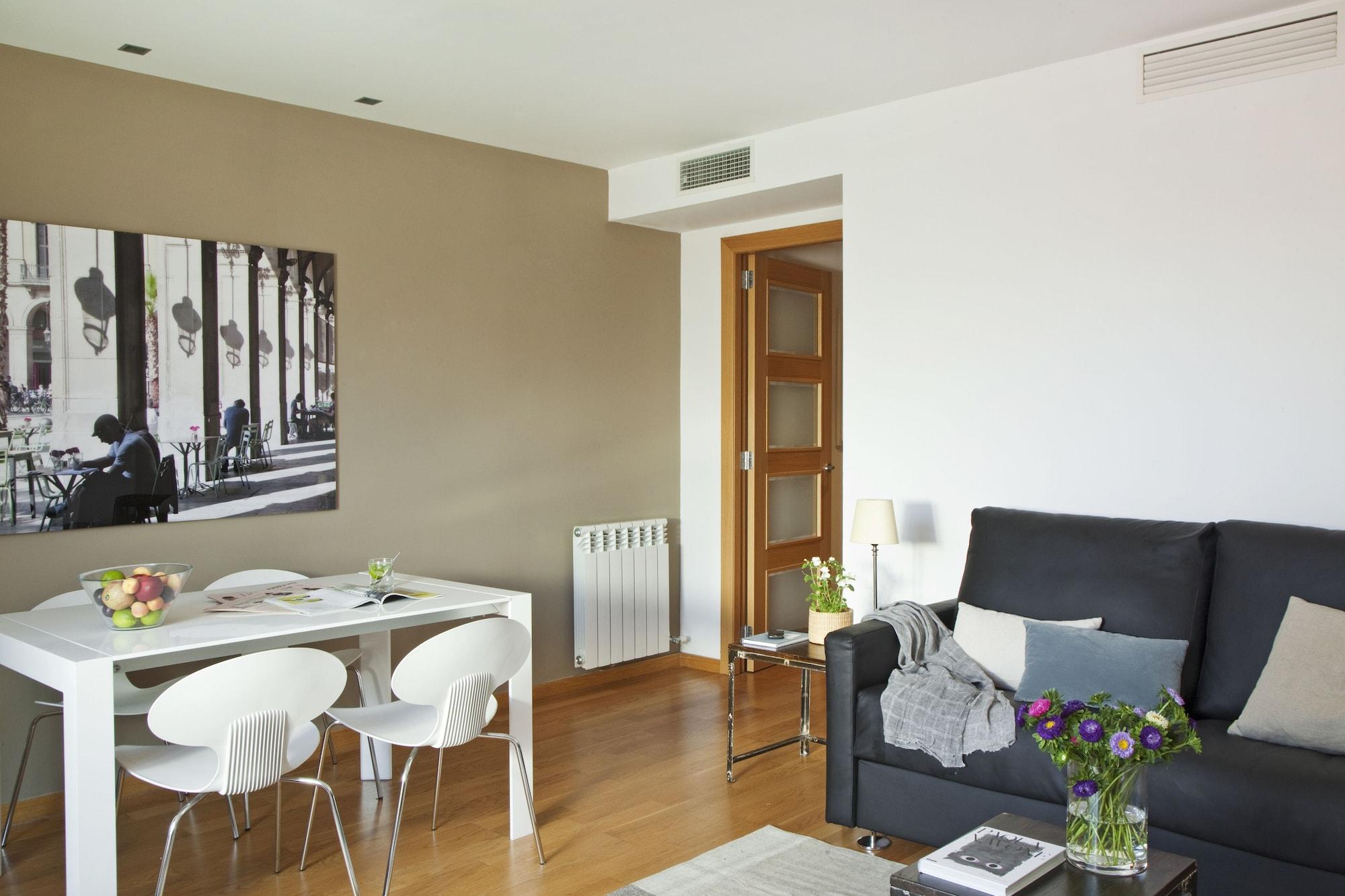 Ainb Sagrada Familia Apartments Barcelona Ngoại thất bức ảnh