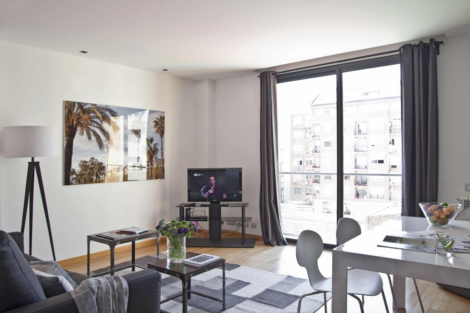 Ainb Sagrada Familia Apartments Barcelona Ngoại thất bức ảnh